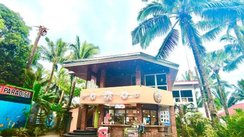 Real Hotel | BEACH HOUSE - Appleton Liitle Paradise Beach Resort & Restaurant