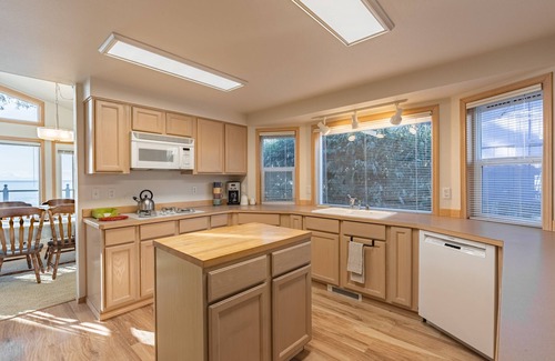 Bellingham Casa | Beach house at Lummi bay