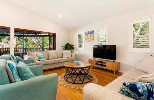 Suffolk Park Casa | Beach House at Tallows - pet-friendly 4 BR retreat