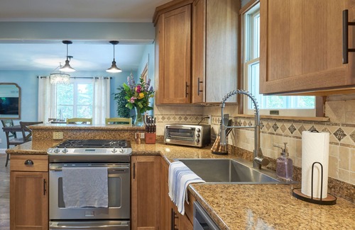 Erma Casa | Beach House Bliss - Cape May Coastal retreat w/space for multiple families!