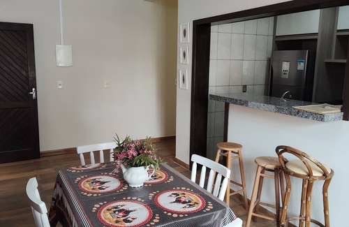 Itacolomi Casa | Beach house for families of up to 23 people in Piçarras / Beto Carrero