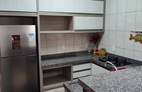 Itacolomi Casa | Beach house for families of up to 23 people in Piçarras / Beto Carrero
