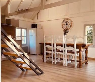 Asnelles Chalet De Esquí | Beach House by Melrose
