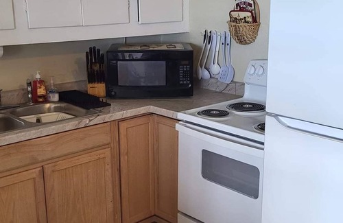 Oak Harbor Casa | Beach house close to Toledo, Cedar Point, and Put In Bay.