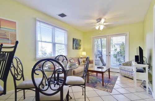Truman Annex Casa | Beach House Condo by AvantStay Communal Pool Gated Community Great Location Week Long Stays