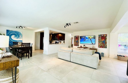 Dolphin Isles Casa | Beach House-Game room-Downtown-Heated Pool-HotTub