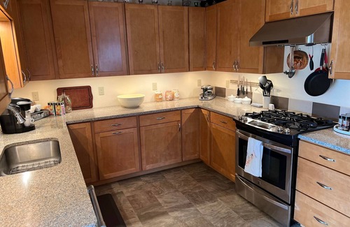 Pacific Beach Casa | Beach House Getaway - Amazing Location! 3-min Walk to the Beach!