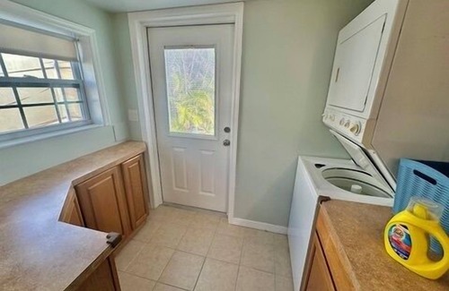 Hutchinson Island South Casa | Beach house located with a fully equipped kitchen.