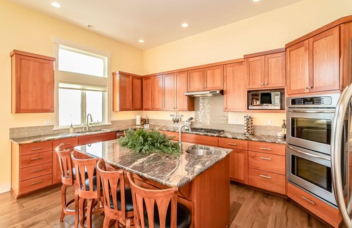 Camano Island Casa | Beach house no-bank waterfront 4-bedroom vacation home on Camano Island