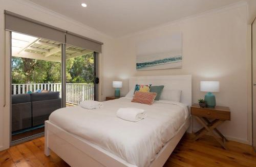 Batehaven Casa | Beach House Ocean Views in Batehaven