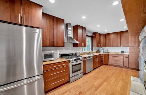Millersburg Casa | Beach House On Lake Huron- Summer Paradise: Swim, Kayak, and Relax on Lake Huron!
