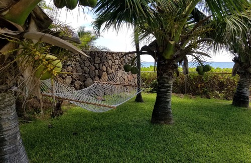 Makaha Casa | CASA DE PLAYA en la pintoresca playa de Makaha con WIFI de alta velocidad gratis y estacionamiento en el lugar