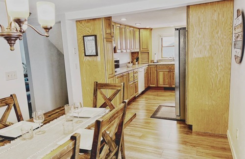Old Orchard Beach Casa | Beach House ∆ Prime Location ∆ Steps to the Ocean