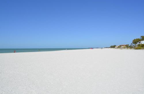 Bradenton Beach Casa | Beach House Resort 9