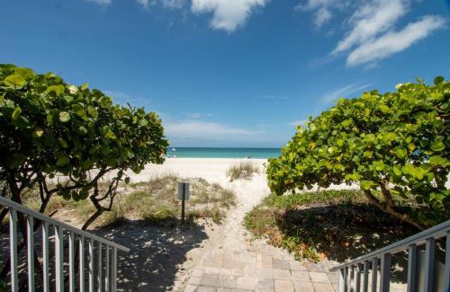 Bradenton Beach Casa | Beach House Resort 3
