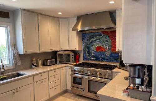 North Beach Haven Casa | Beach House Retreats 6-just 30 Steps from the Beach with Rooftop Hot Tub and Gourmet Kitchen