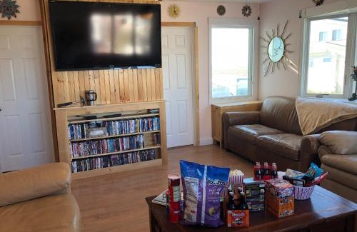 North Beach Haven Casa | Beach House Retreats 6-just 30 Steps from the Beach with Rooftop Hot Tub and Gourmet Kitchen