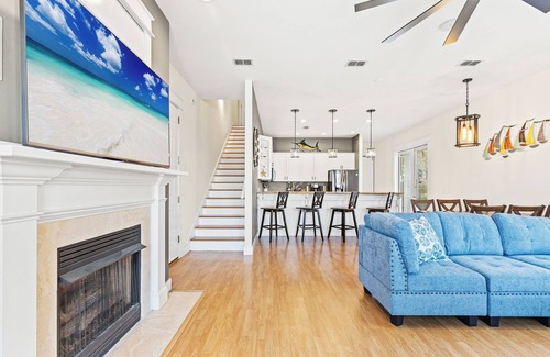 Bahama Beach Casa | Beach House! Spacious 4BR Retreat, Steps to Beach, Gulf Views & Viewing Deck!