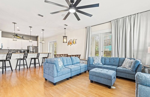 Bahama Beach Casa | Beach House! Spacious 4BR Retreat, Steps to Beach, Gulf Views & Viewing Deck!