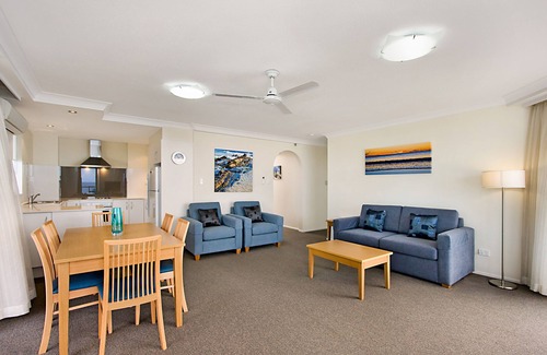Coolangatta Hotel | Beach House Seaside Resort Coolangatta
