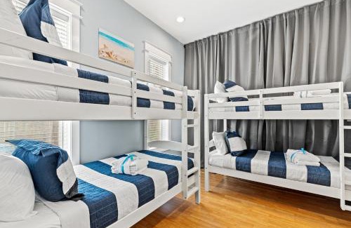 Bahama Beach Casa | Beach House – Spacious 4BR Retreat with Gulf Views & Observation Deck!