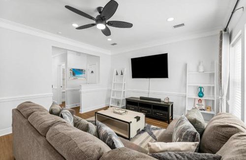 Holiday Beach Casa | Beach House - Sunset Escape by Panhandle Getaways