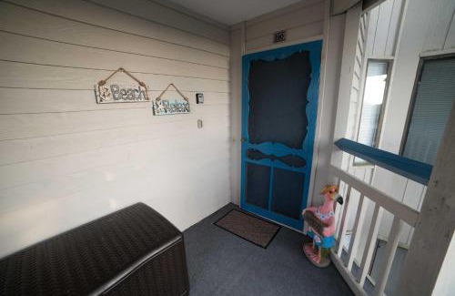 Oceanmarsh Subdivision Casa | Beach house villa! Screened in porch, with views!