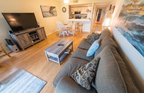 Oceanmarsh Subdivision Casa | Beach house villa! Screened in porch, with views!