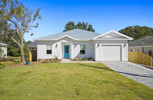 Riviera Beach Casa | Beach House w/Private Pool - The Sanderling