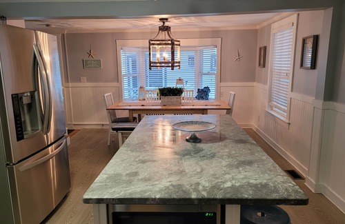 Hampton Casa | Beach House, Walking distance to downtown!