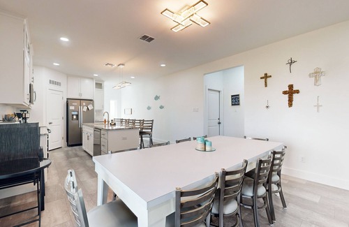 Bella Vista Casa | Beach house with full kitchen, W/D & access to community pool