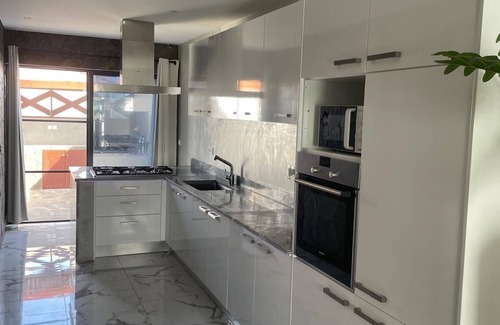 Sao Vicente Alquiler De Eote | Beach house with indoor pool, 1 minute from the beach