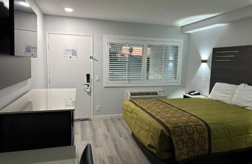 Huntington Beach Hotel | beach inn motel