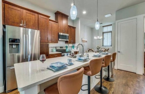 Farmers Branch Casa | Beach-Inspired Centrally Located Home