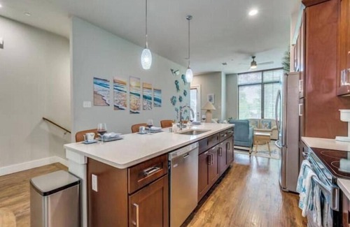 Farmers Branch Casa | Beach-Inspired Centrally Located Home