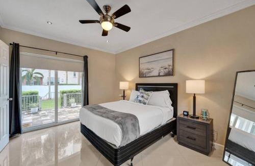 Hendricks and Venice Isles Apartamento | Beach Isles Modern 1BR in Fort Lauderdale with Patio