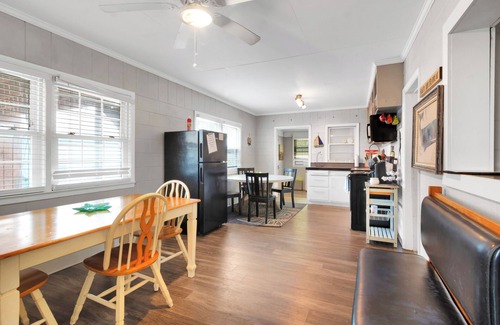 Emerald Isle Cabaña | Beach King Size suite cottage B retreat with 2 queen size bunks