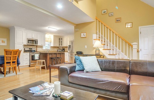 Mashpee Casa | Beach & Lake Access: Home w/ Porch in Mashpee!
