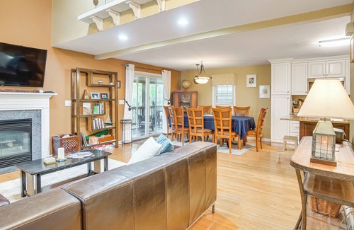 Mashpee Casa | Beach & Lake Access: Home w/ Porch in Mashpee!