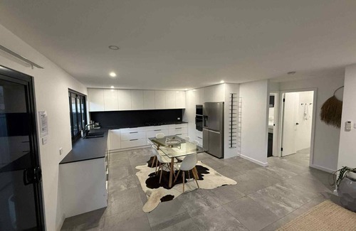 Redhead Casa | Beach Lane - Modern Coastal Stay