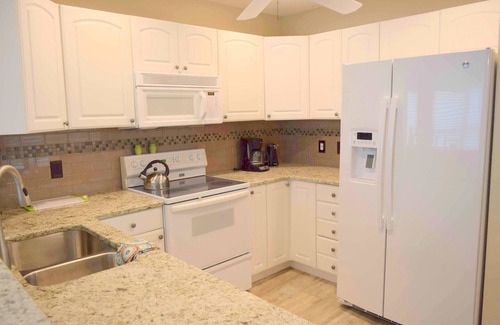 Englewood Villa | BEACH LOVERS PARADISE! 2/2 villa in quiet community, walking distance to beach!