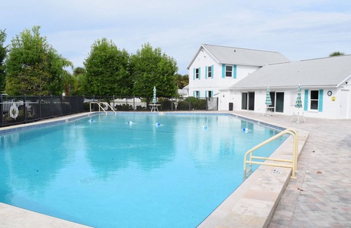 Englewood Villa | BEACH LOVERS PARADISE! 2/2 villa in quiet community, walking distance to beach!