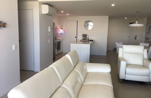Buddina Apartamento | NUEVO Upmarket Comfy 2B2B Apart, Oceanview 250m a Buddina Beach, tiendas, cafeterías, películas