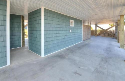 Oak Island Casa | Beach Mountain