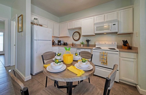 Port Aransas Cabaña | Beach Nearby + Pool 6-units Costa Bahia w/ Pet Access