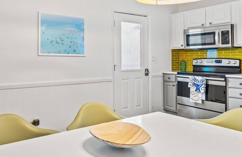 Ash Apartamento | Beach Nest 1, Stylish Condo 2Min Walk to Beach