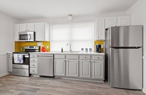 Ash Apartamento | Beach Nest 1, Stylish Condo 2Min Walk to Beach