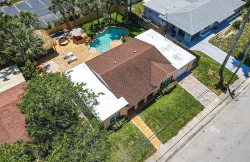 Island Estates Casa | ★Beach Oasis | Tiki Cabana | Heated Pool | Cozy