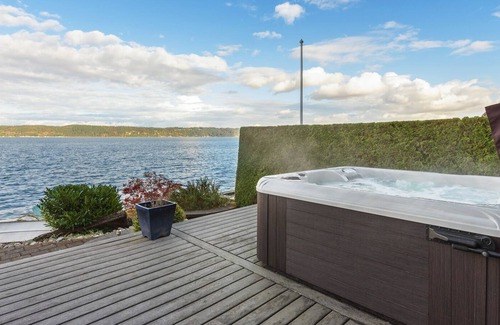 Camano Island Villa | Beach Oasis w/hot tub - steps from the ocean
