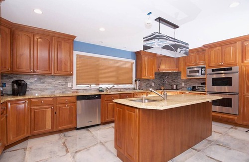Bradley Beach Casa | Beach Paradise - Spacious Home 5 Min Walk to Beach